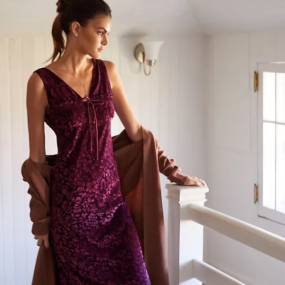 Anthropologie Dresses & Skirts - NWT Anthropologie Lounge Midi Slip Dress - Medium